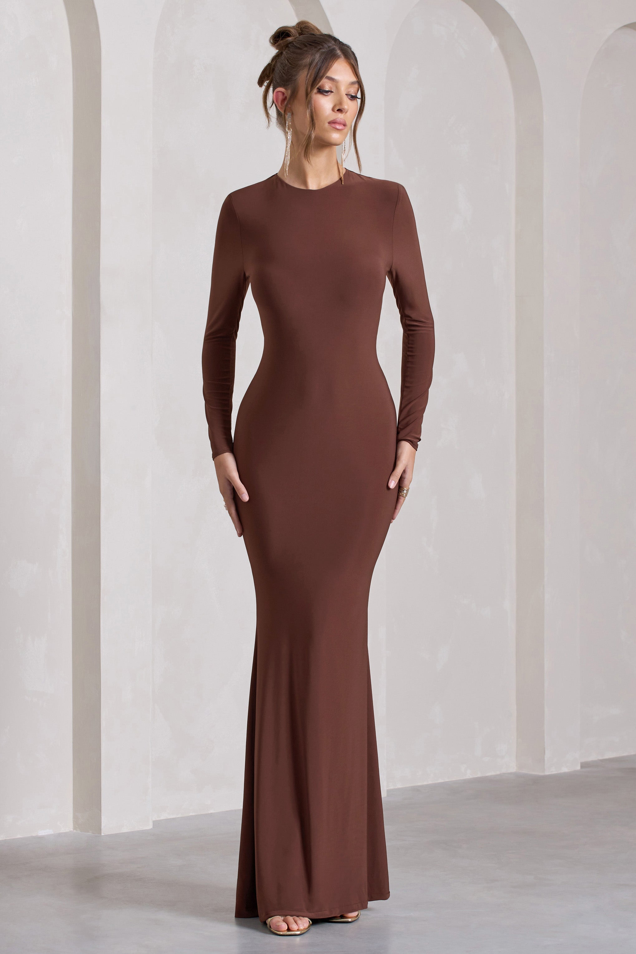 Starring Chocolate Brown Long-Sleeve Backless Maxi Dress