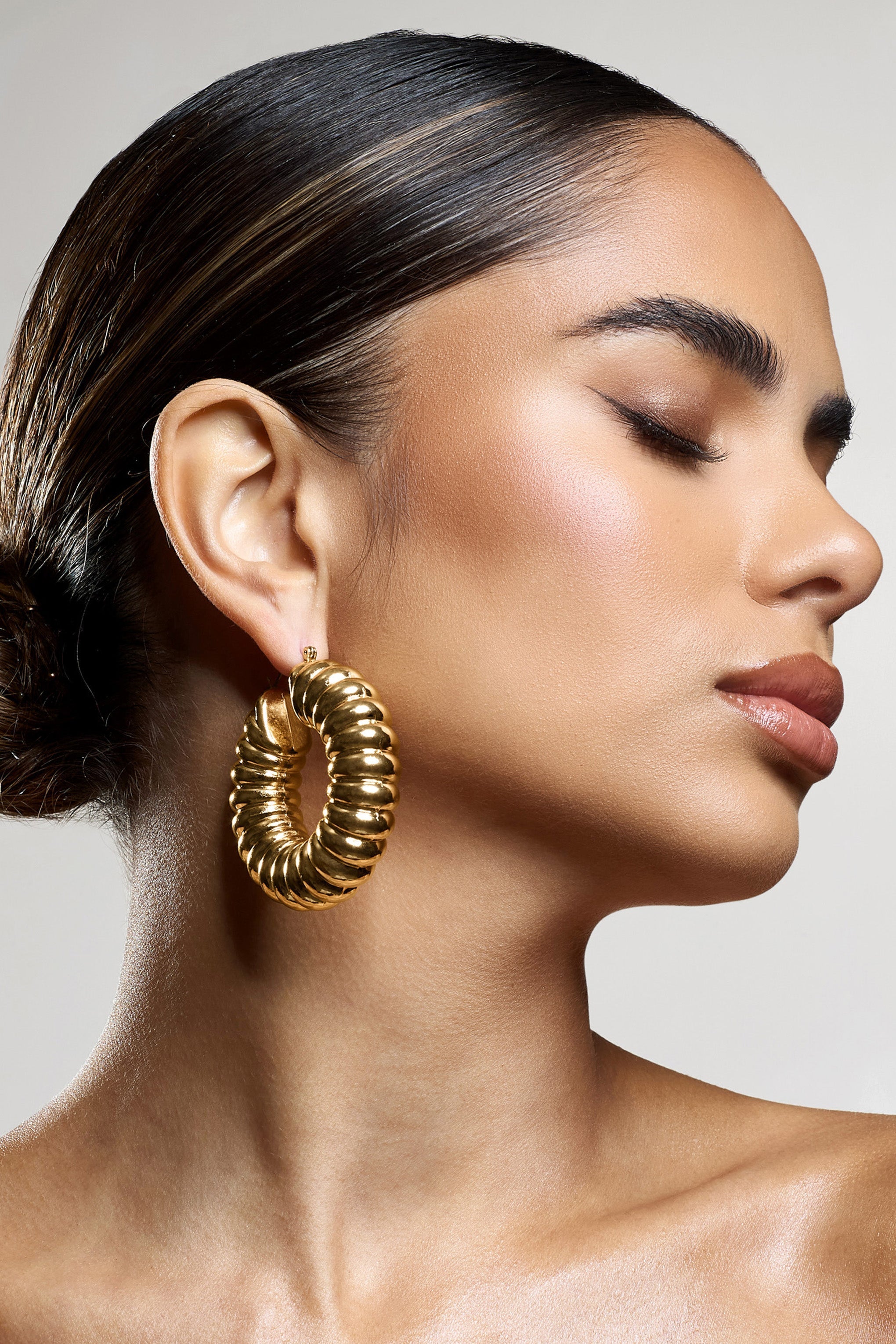Rialta Gold Ribbed Chunky Hoop Earrings