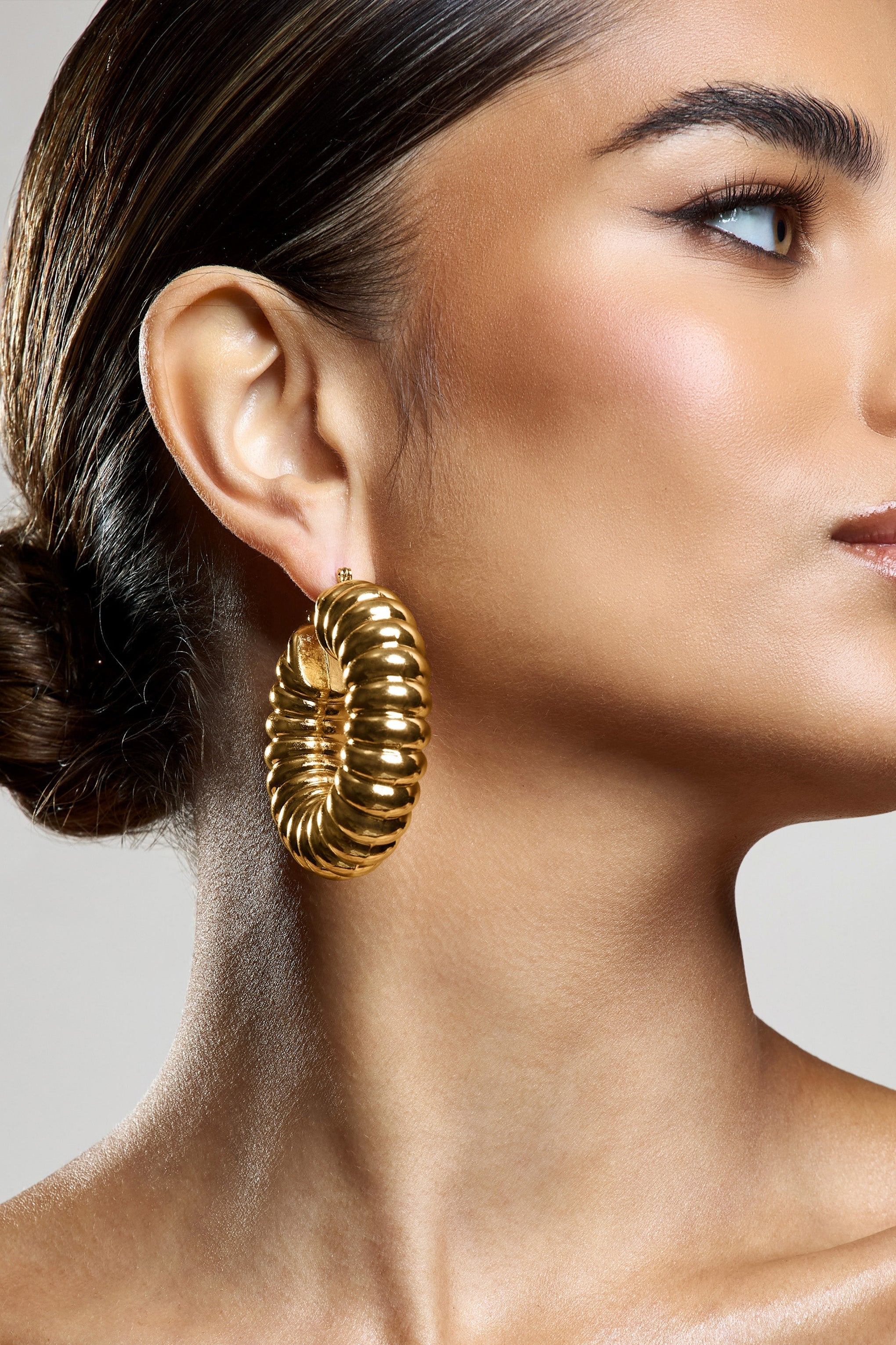 Rialta Gold Ribbed Chunky Hoop Earrings